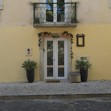 The Convent - Calm 1 Bedroom Apartment Close To The River
