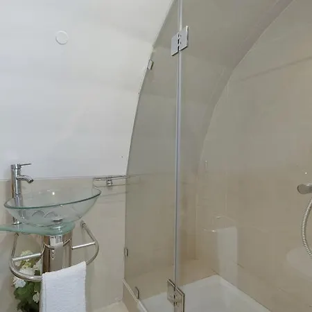 The Convent - Calm 1 Bedroom Apartment Close To The River Lisbon