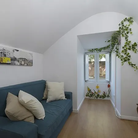 Apartment The Convent - Calm 1 Bedroom Apartment Close To The River Lisbon